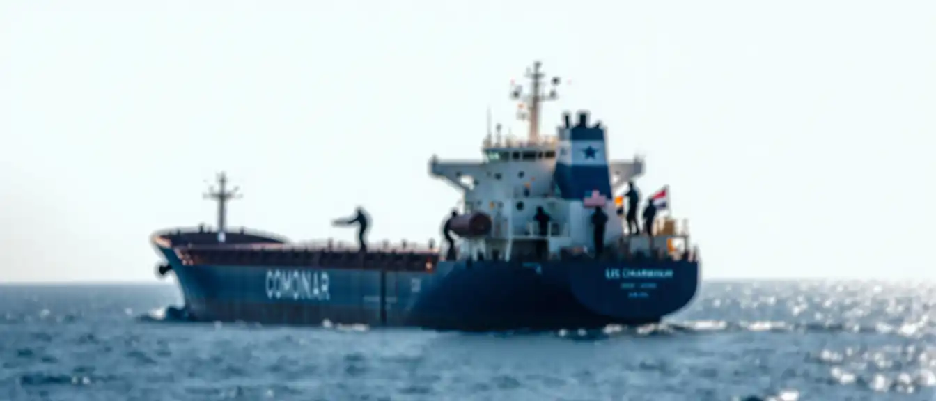 Под прицелом ВМС США: в Аравийском море прошел досмотр грузового танкера